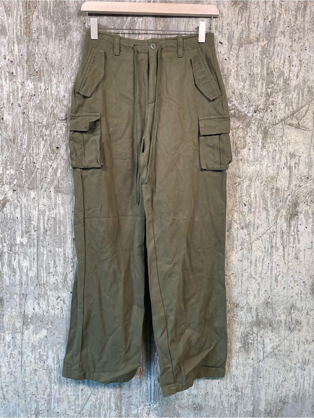 MADISON MILES Women's Cargo Pants Size M in Green